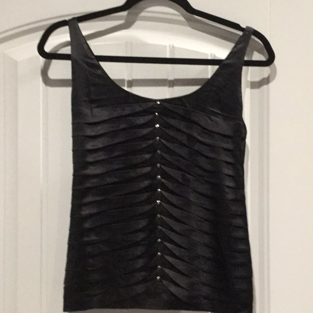 Cache tank top